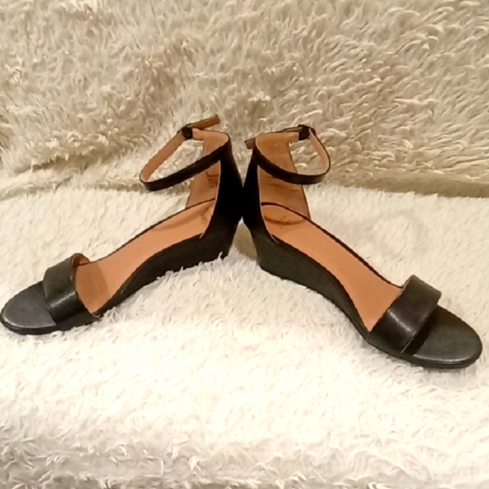 Elegant Black Women's Heels. - Picture 3 of 8